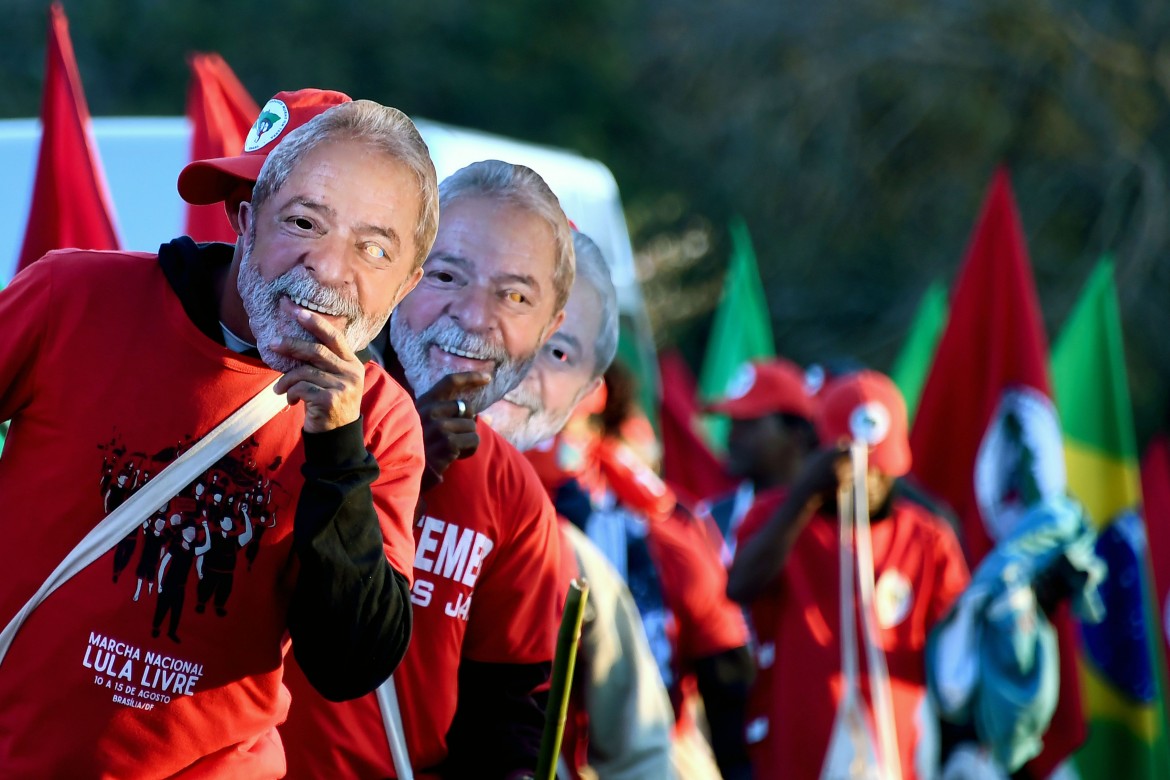 Non c’è un giudice in Brasile. Lula non si può candidare