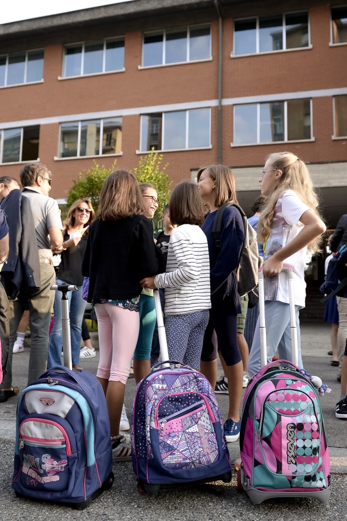 Edifici a rischio, pochi investimenti, stipendi  bassi. Si torna a scuola