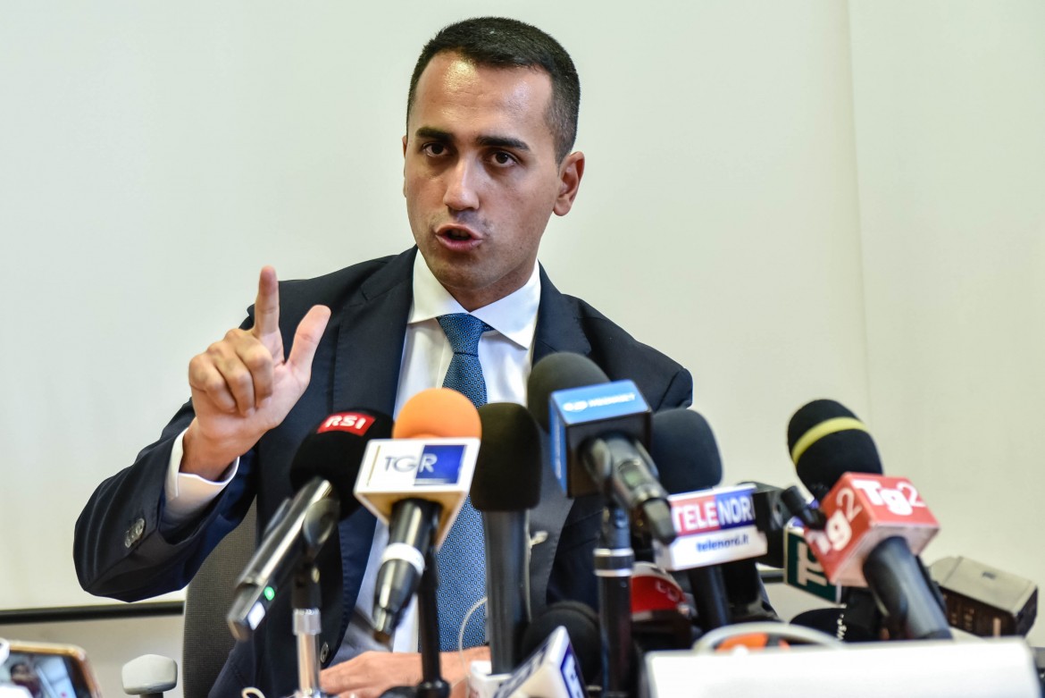 Di Maio promette decreto e soldi in legge di bilancio