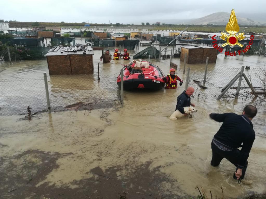 Fango e frane, in Calabria centinaia di sfollati e tre morti