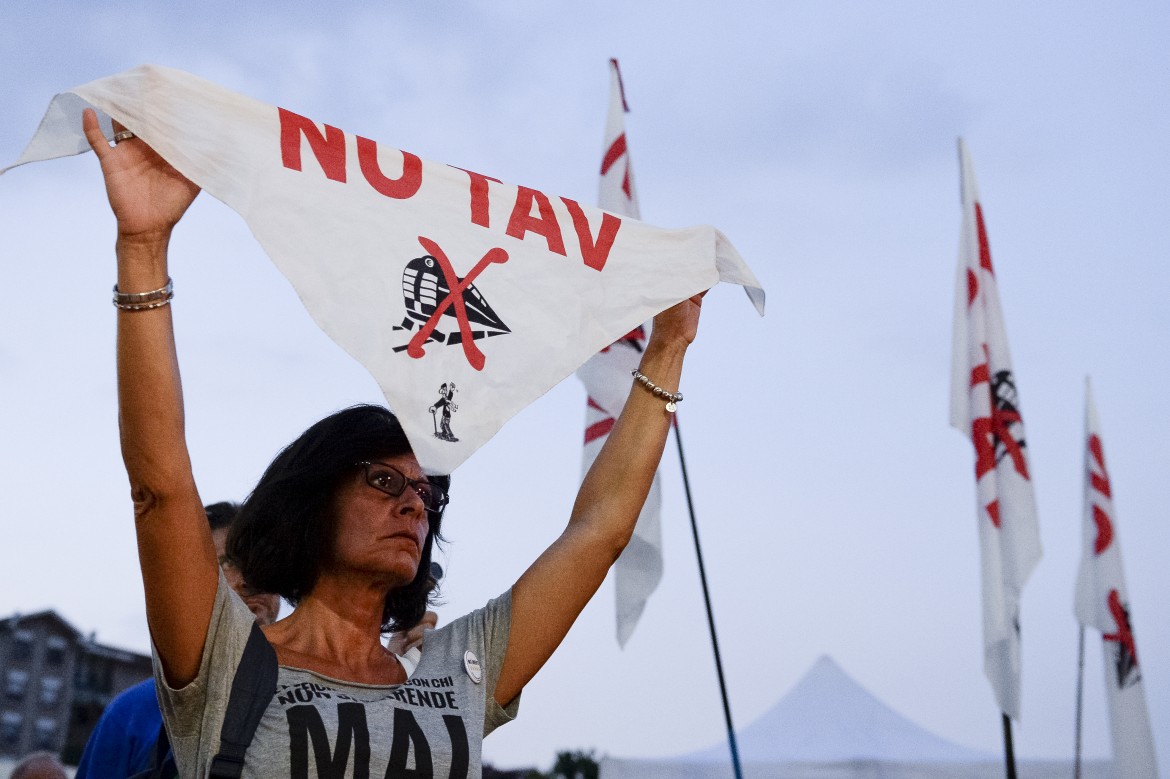 Torino, oggi in piazza i «Sì Tav» contro Appendino