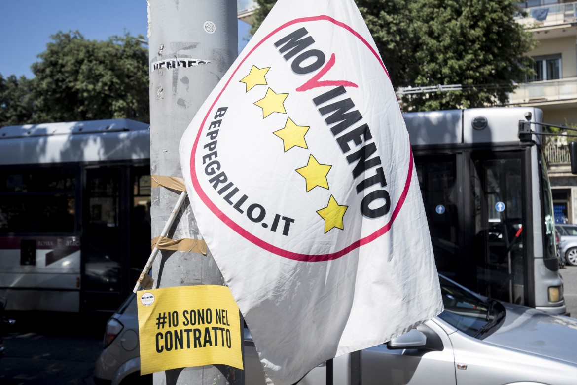 Sondaggi e vecchi criteri. Al via la ’riorganizzazione’ del M5S