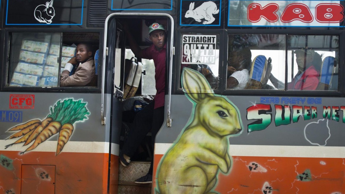 Più controlli e meno colori, in rivolta i matatu del Kenya