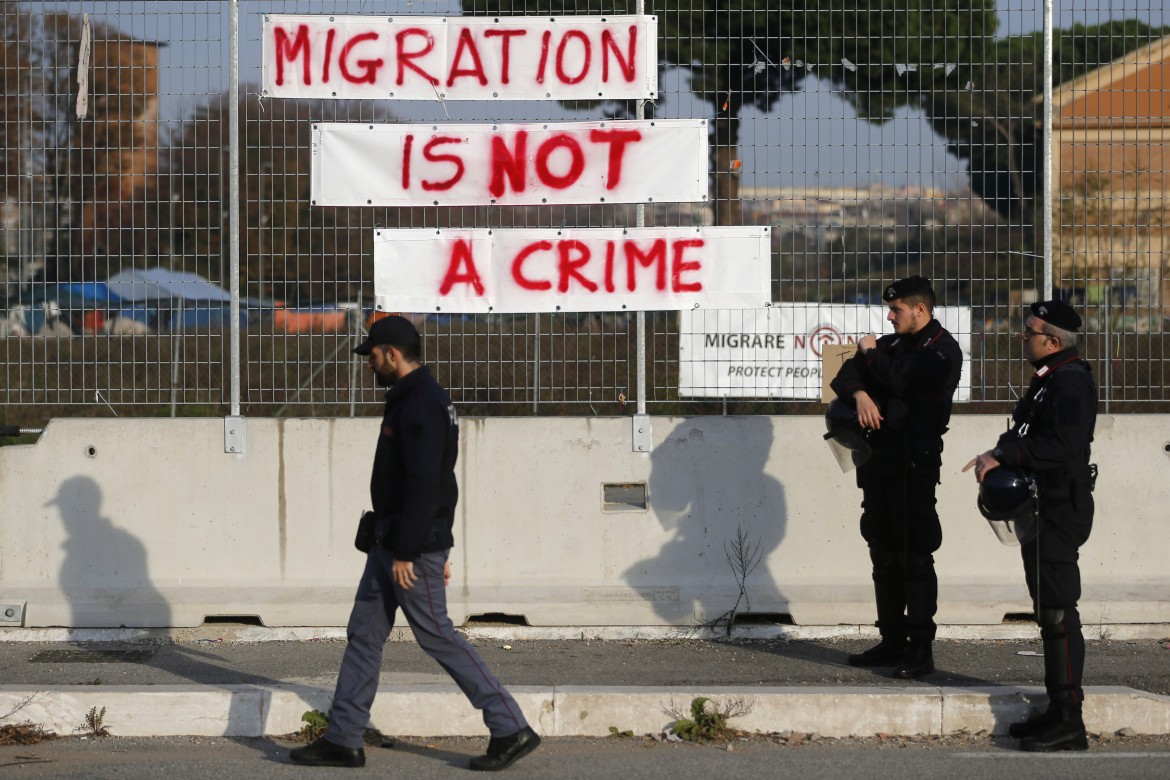 «Favoreggiamento dell’immigrazione clandestina», Baobab a processo