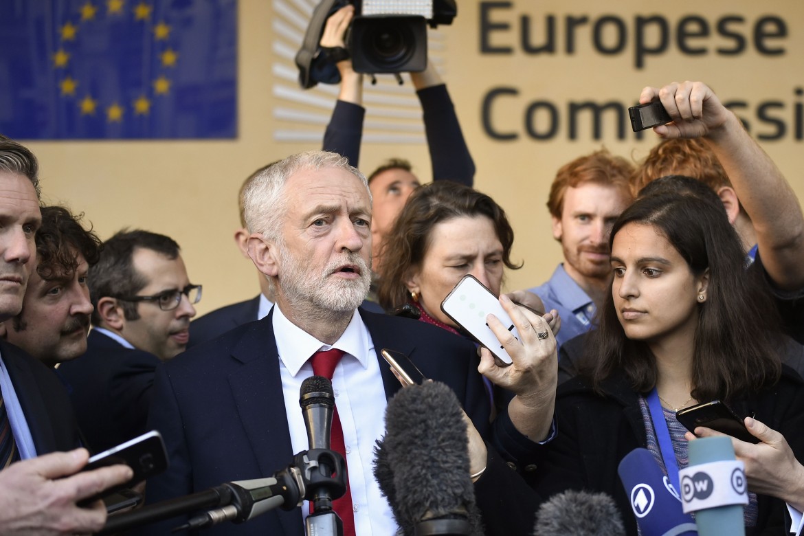 Brexit, Corbyn: «La bozza è contro  gli interessi del popolo»