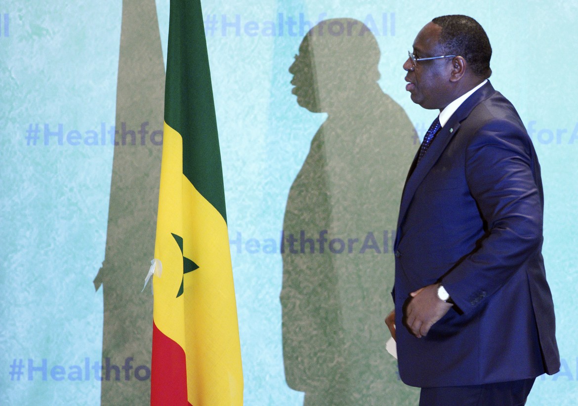 Il Senegal fa i conti  con Macky Sall. Dietro la vetrina, niente