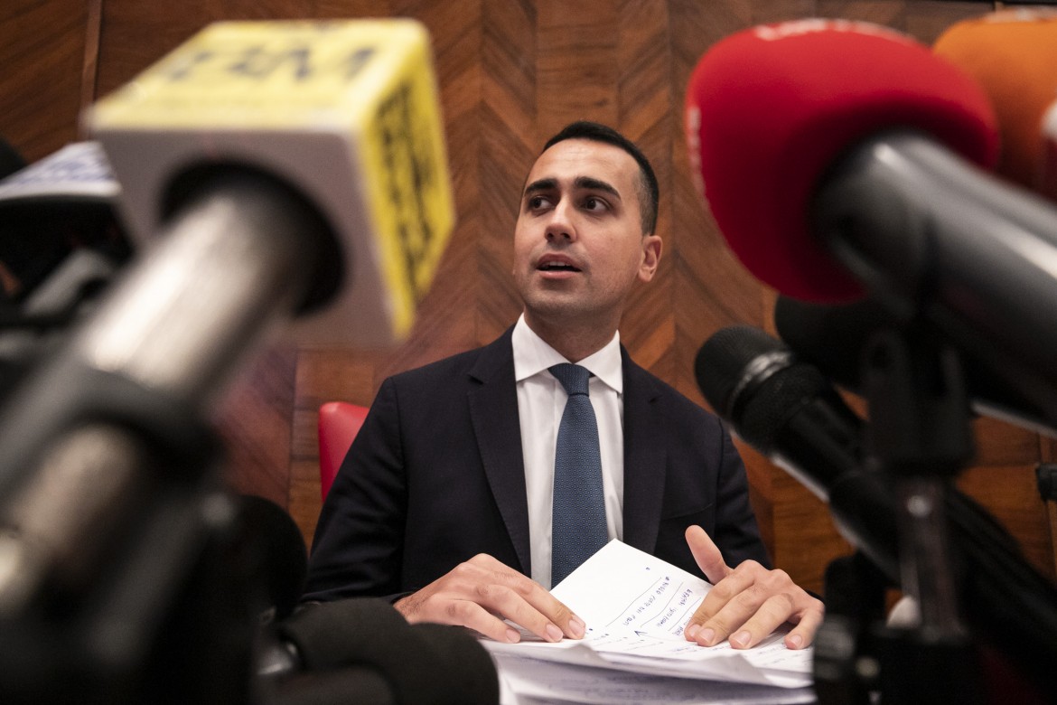 Di Maio sceglie le imprese («un patto con loro») e dimentica gli operai