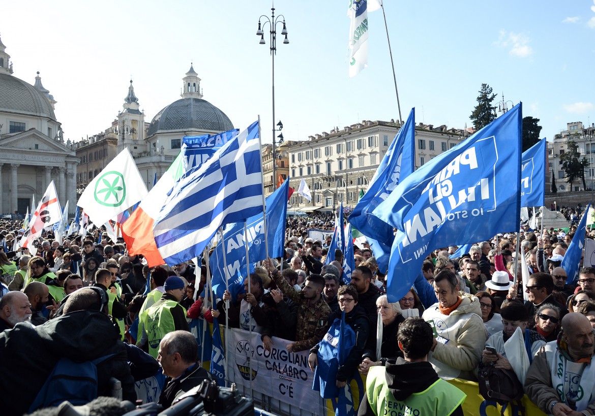 Alla destra di Salvini si risponde rompendo il fronte del partito del Pil