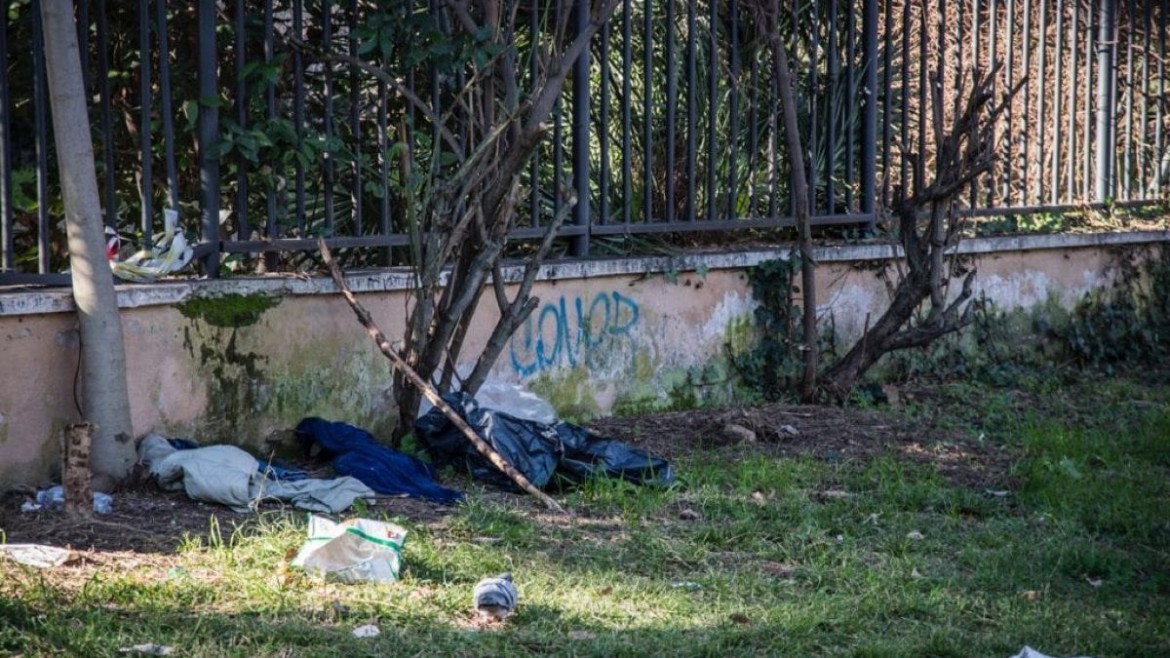 È morto un barbone. Anzi dieci, a Roma