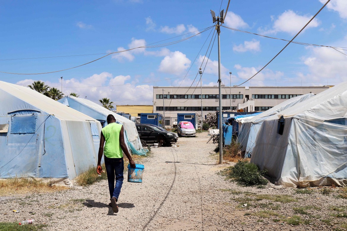 Case sfitte e beni confiscati per i migranti, la risposta della Regione Calabria