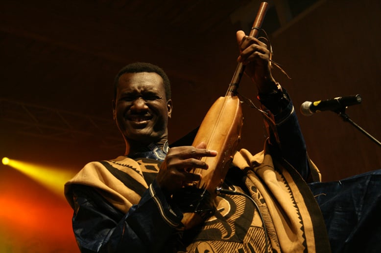 Bassekou Kouyaté, le risonanze impure dello ngoni