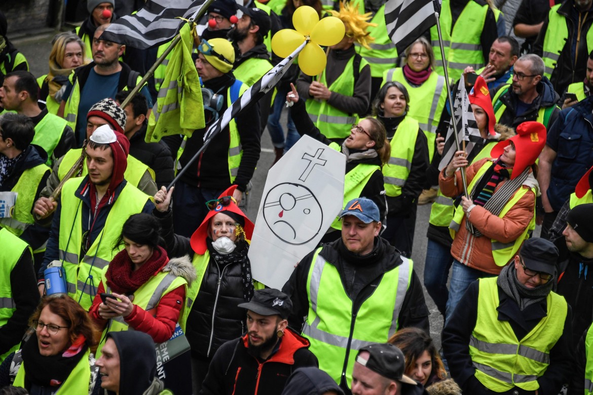 Gilet gialli, urla antisemite contro il filosofo Finkielkraut