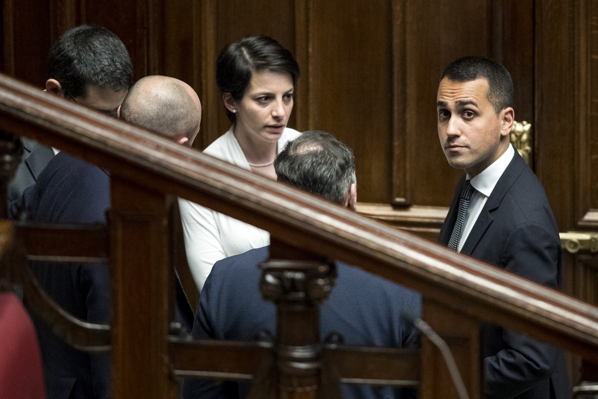 Di Maio: ora lo stop definitivo ai bandi