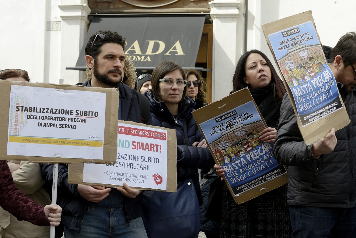 L’emendamento Lodi resta, il «reddito di cittadinanza» discrimina gli stranieri