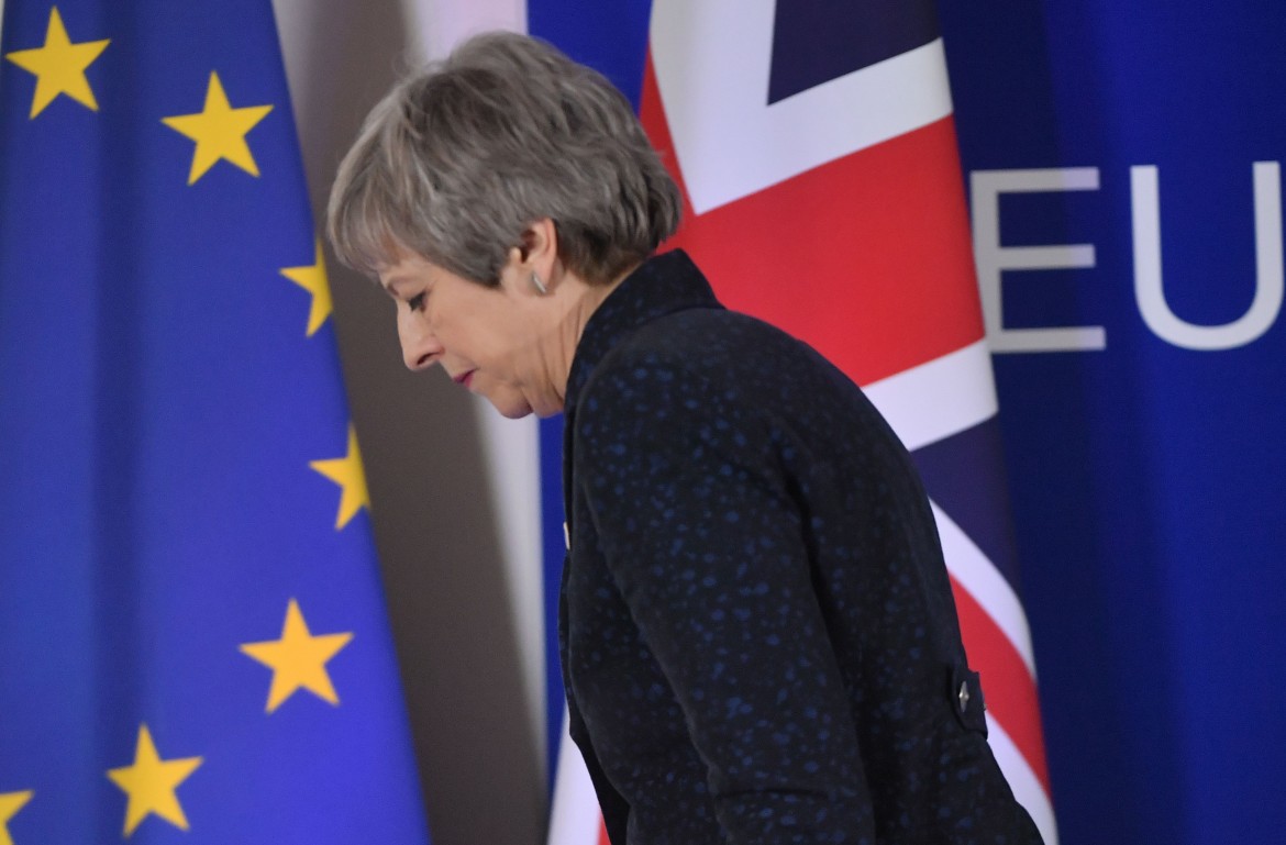 Brexit, May torna a casa sconfitta. Resta l’ultima chance