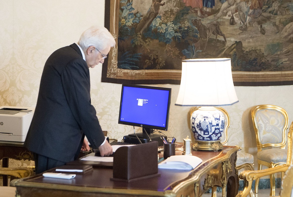 Legittima difesa, da Mattarella una firma con istruzioni per l’uso