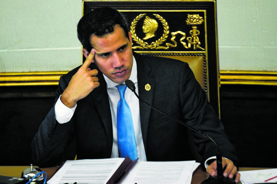 Dopo il flop, Guaidó resta senza esercito e senza popolo