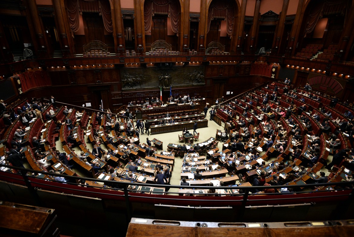 Un mega-progetto con Parlamento e cittadini all’oscuro