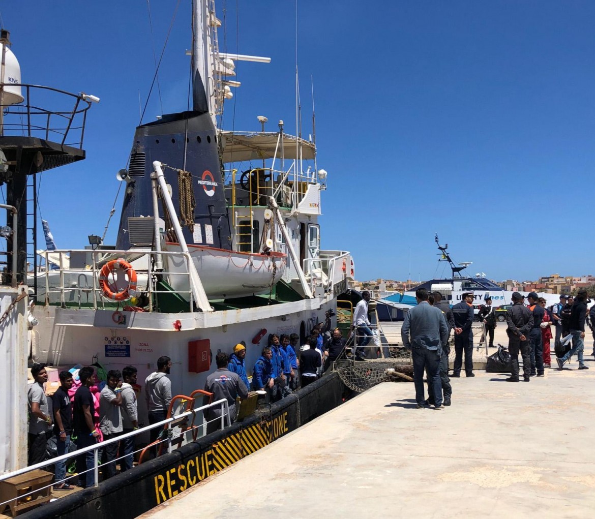 La nave Mare Jonio, foto Ansa