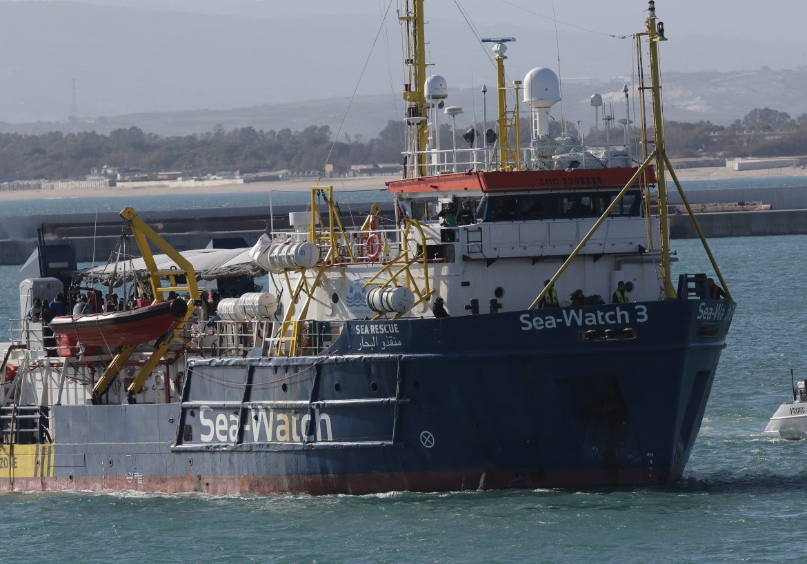 Salvini minaccia Sea Watch 3: «La fermeremo in ogni modo»