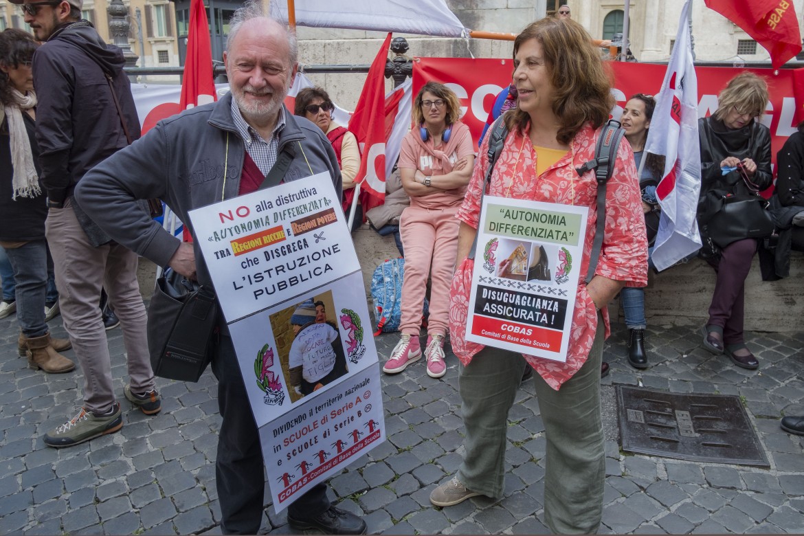 Scuola, allo sciopero dei sindacati di base contro la regionalizzazione ha aderito il 20%