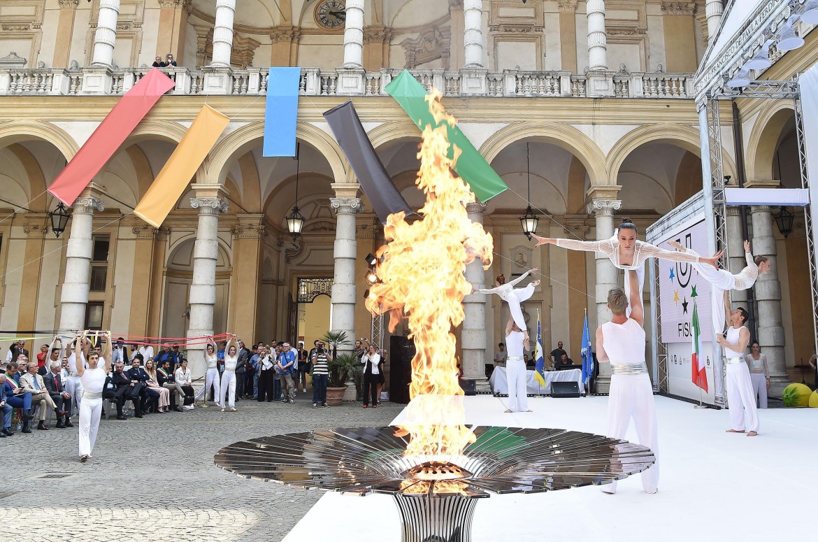 Il tedoforo lungo l’Italia dei villaggi olimpici