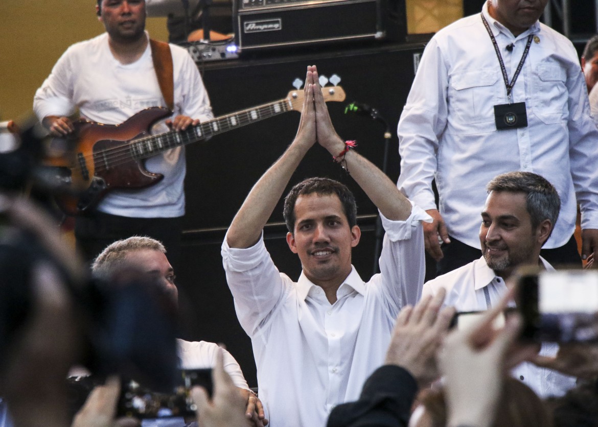 Venezuela, lo staff di Guaidó sprofonda nello scandalo aiuti