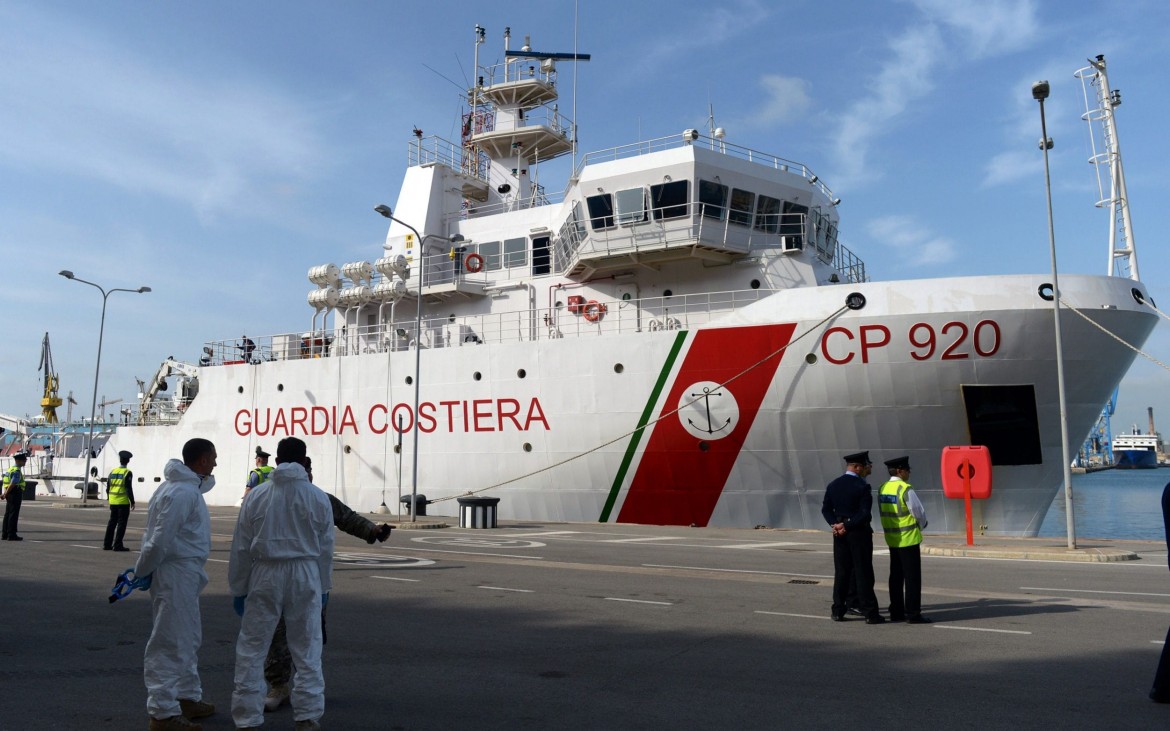 Nave Gregoretti, sbarcano 16 minori