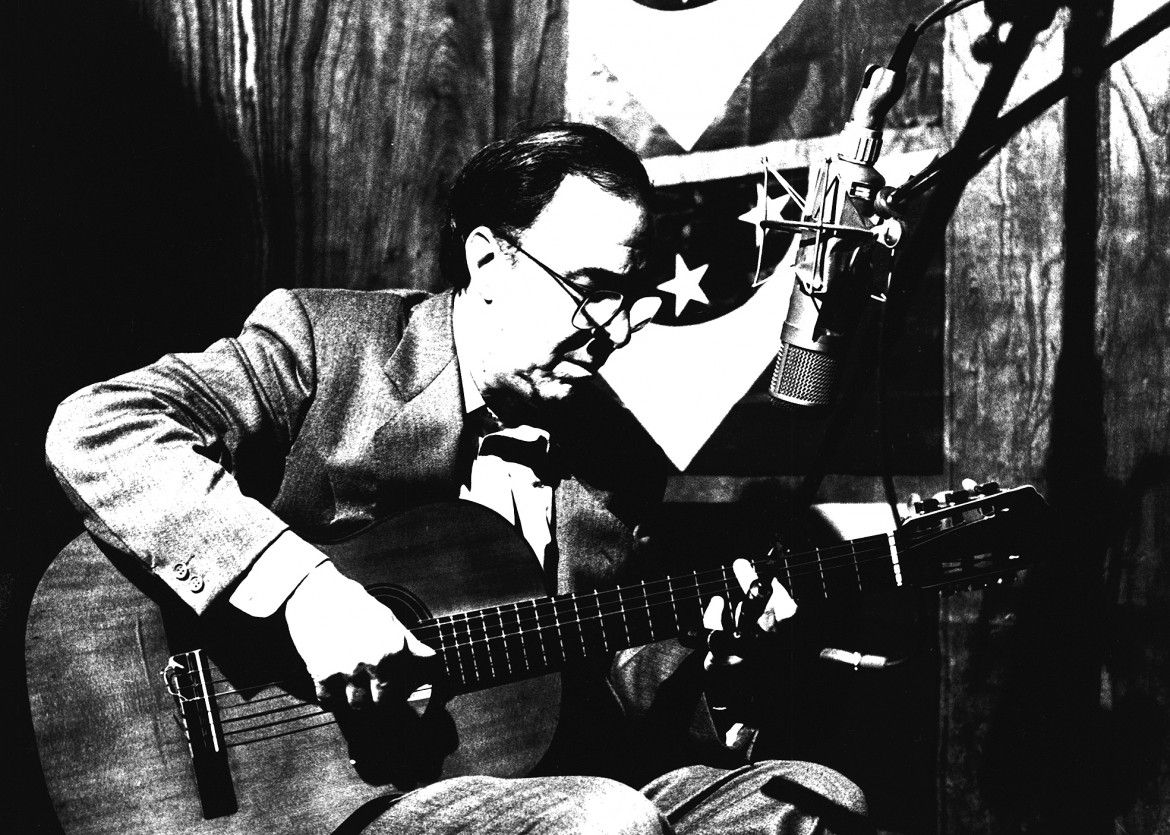 João Gilberto, il canto magico dello stregone di un Brasile meraviglioso