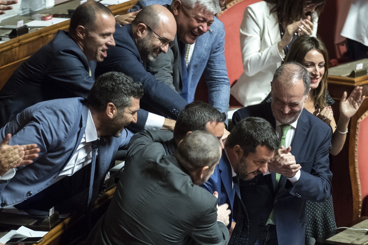 Il senato e la camera frenano i piani leghisti. E il rilancio è un bluff