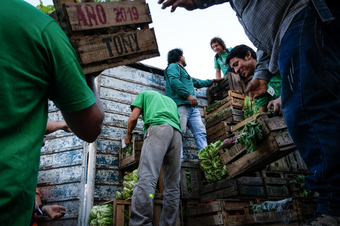 Prezzi alti, salari bassi. La lotta dei lavoratori si riprende l’Argentina