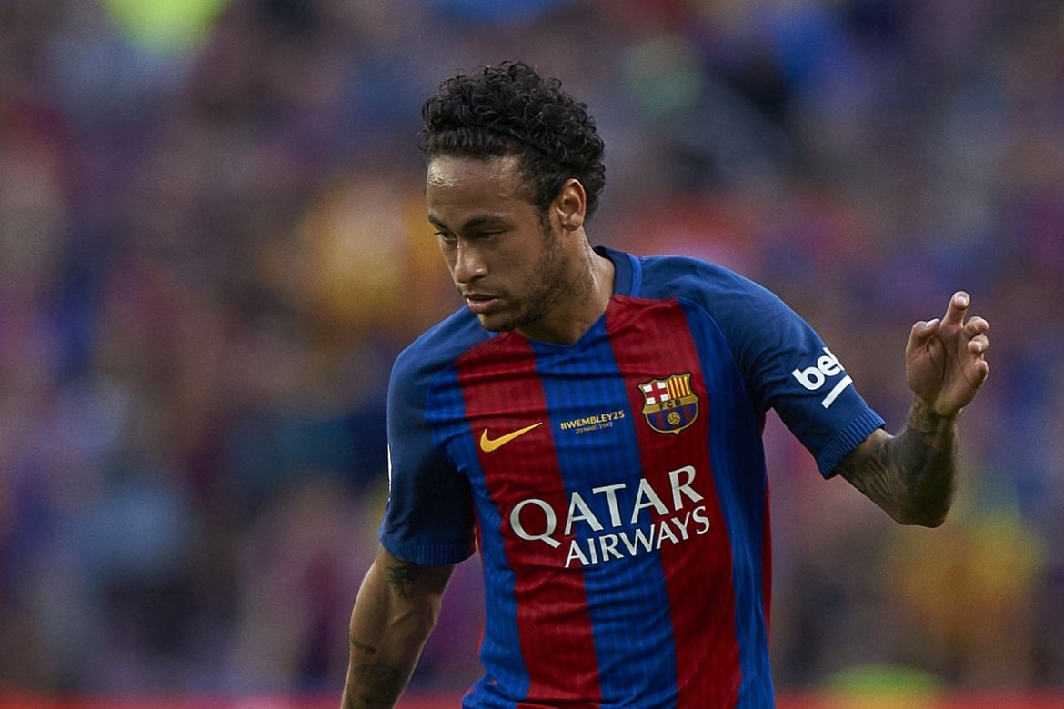 Neymar carta vincente su web. Meno sul campo