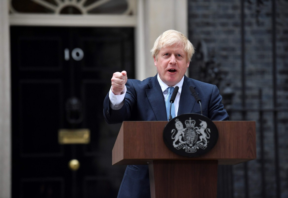 Boris Johnson è già in campagna elettorale. Ed è sempre più solo