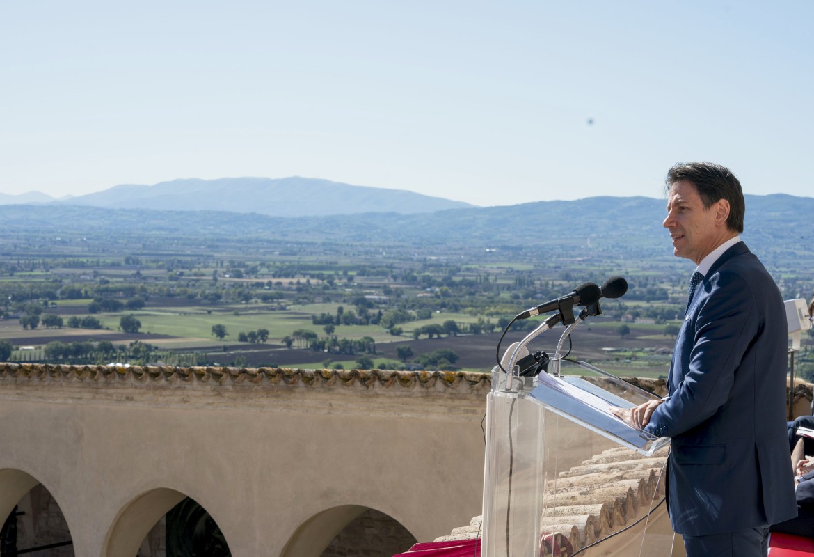 La tenaglia dei due Mattei. Renzi prepara il sacco a Conte