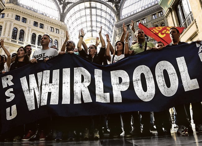 Whirlpool fa come vuole: inviate le 321 lettere di licenziamento