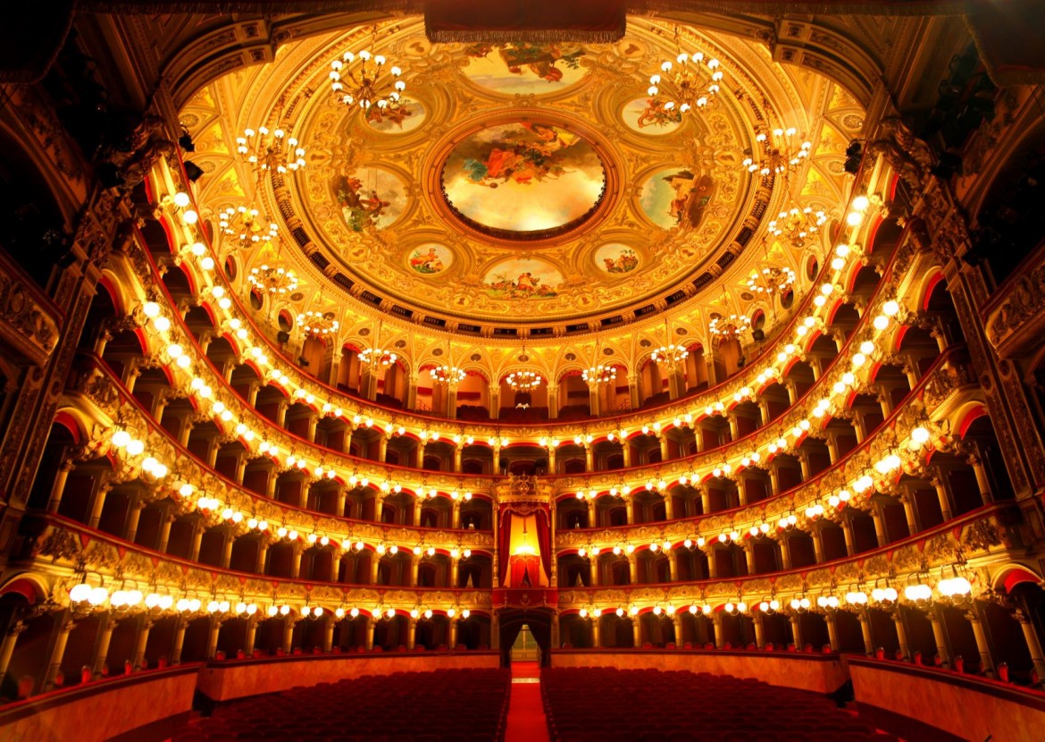 Il teatro Bellini di Catania senza fondi: l’intera città si ribella