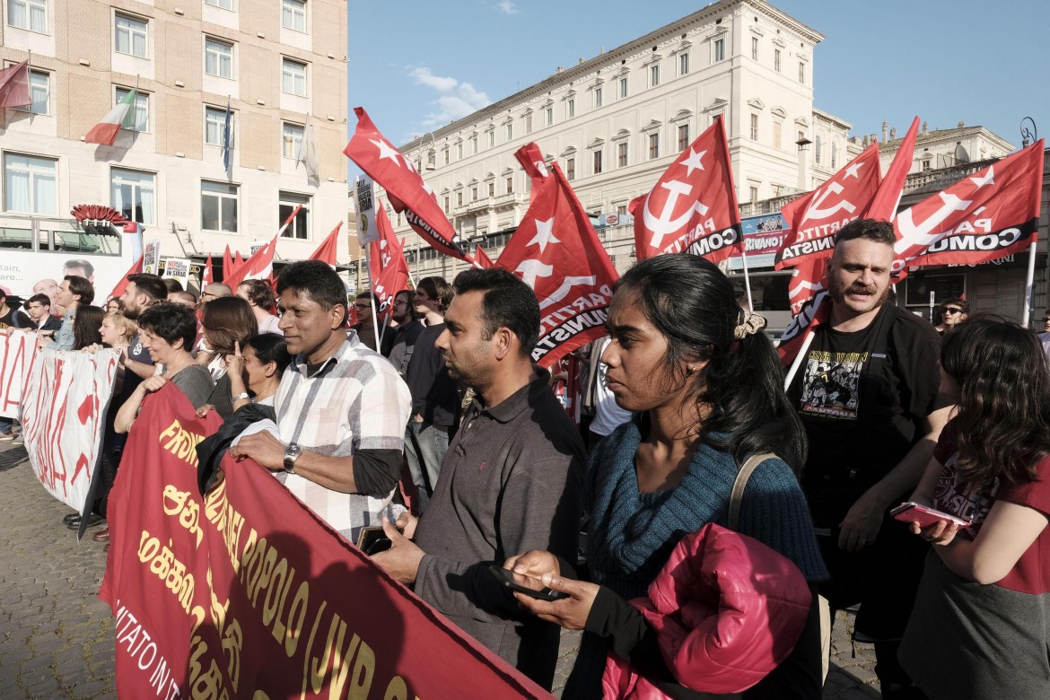 Donne, attivisti e Fridays for future: solidarietà a Rojava