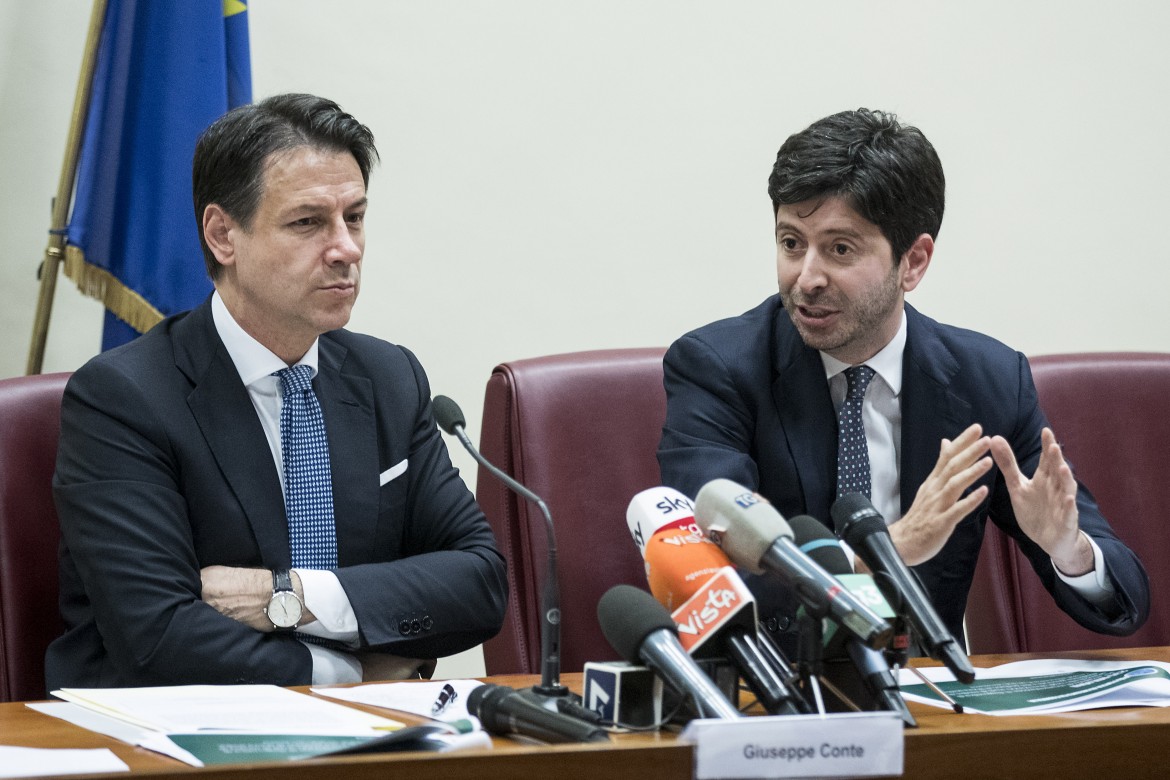 Conte e Speranza: «Entro il 2023 alla Sanità andranno 10 miliardi»