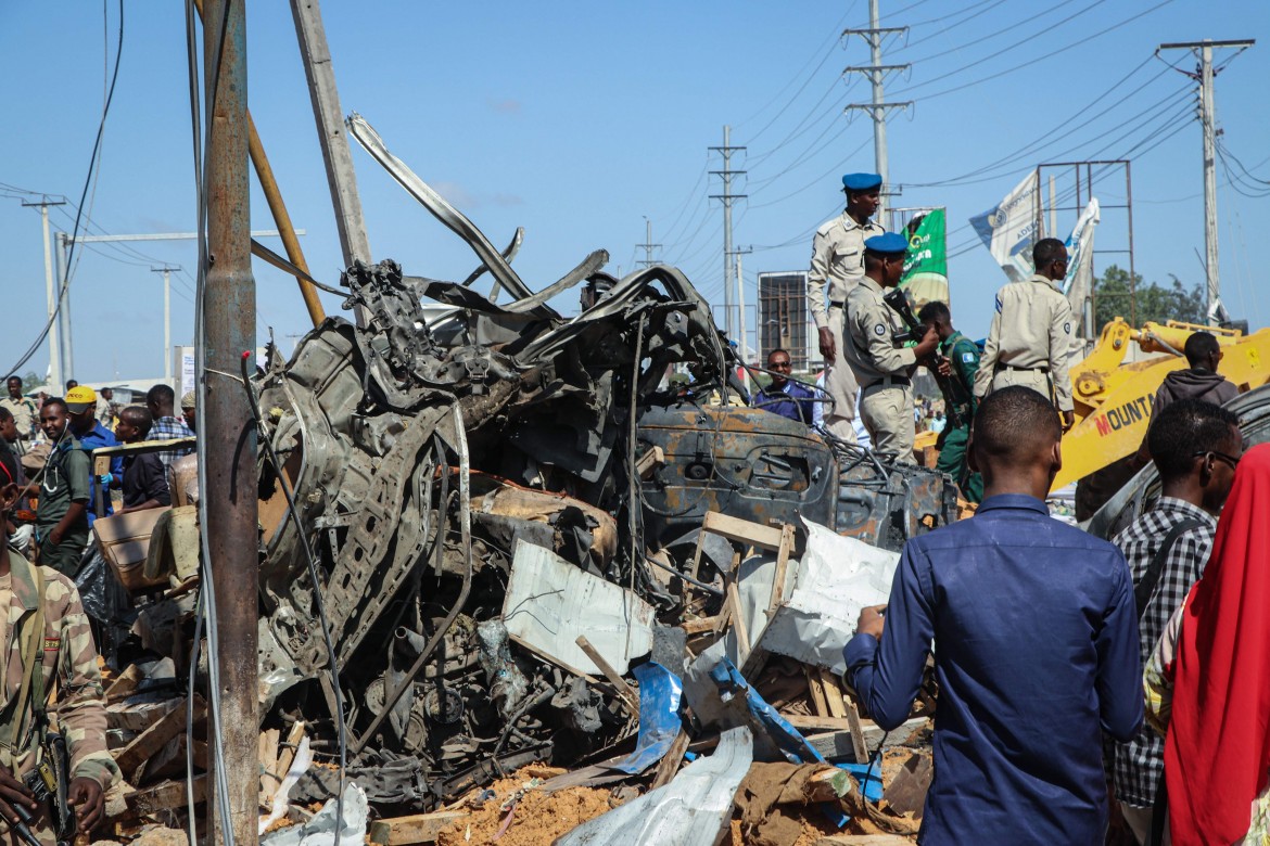 Inferno jihadista a Mogadiscio, al-Shabab colpisce ancora