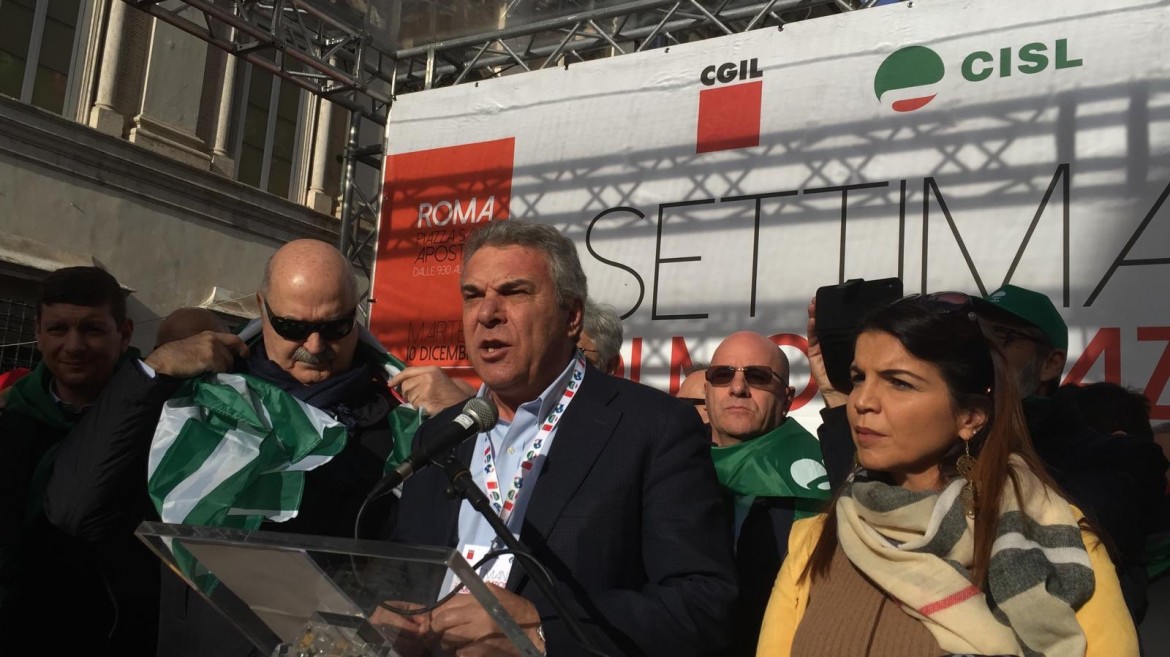 Anche la Cisl si arrabbia: «Pronti alla mobilitazione»