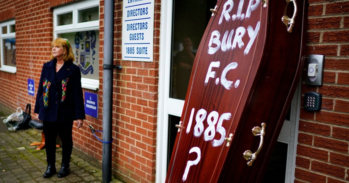 Bolton e Bury, il buio oltre la Premier League