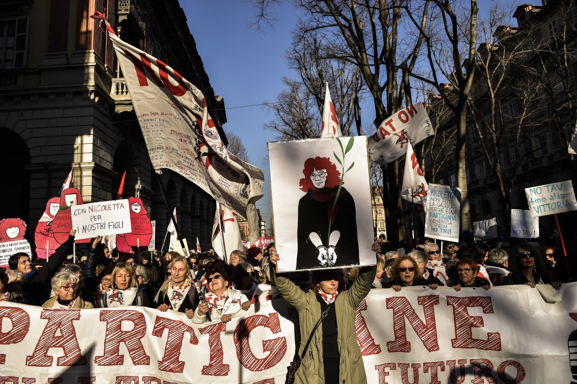 «Libera Nicoletta Dosio». A Torino sfilano No Tav e Fridays For Future