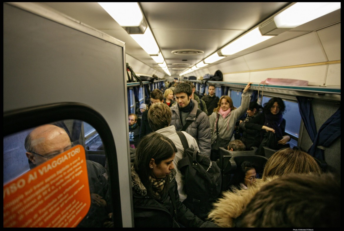 Sul treno dei pendolari l’Emilia divisa nell’urna