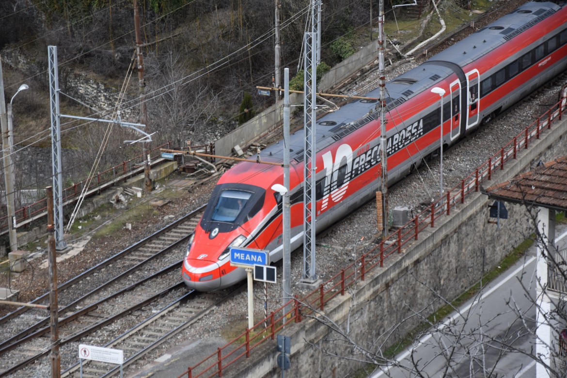 Sul Tav che c’è ma non esiste, il treno sfreccia in Val Susa