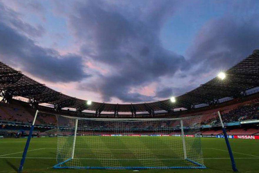 Calcio: porte chiuse al Coronavirus