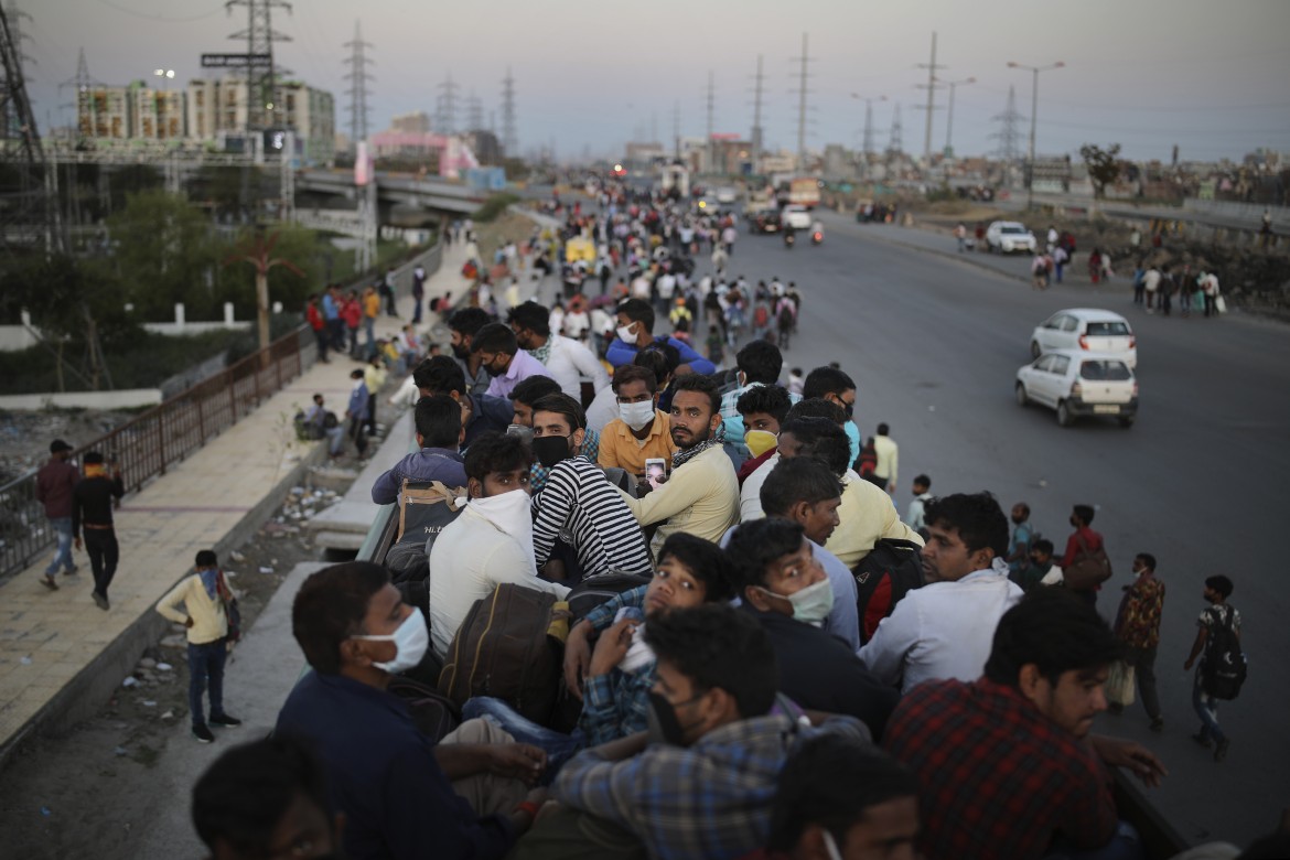 «Le vere vittime del virus in India sono i lavoratori»