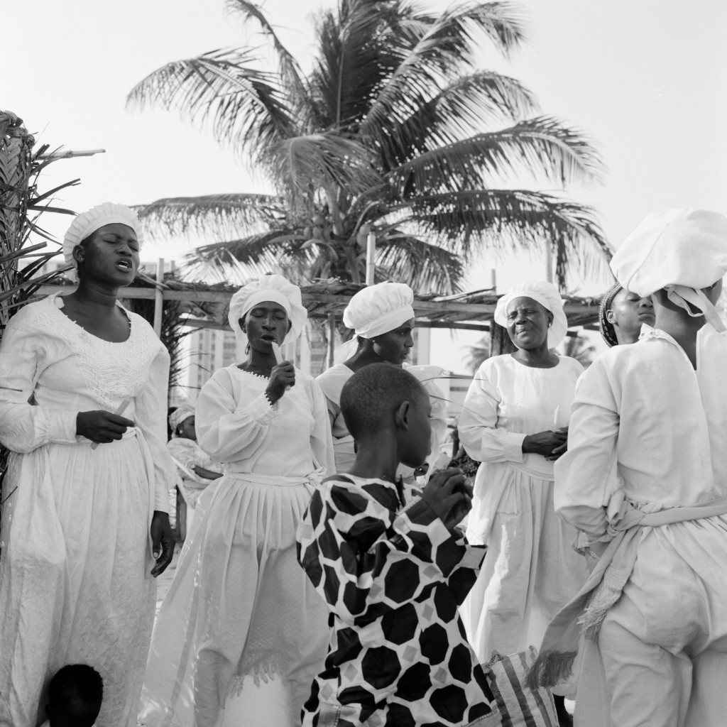 Turbinando con grazia la Rolleiflex nell’aria d’Africa