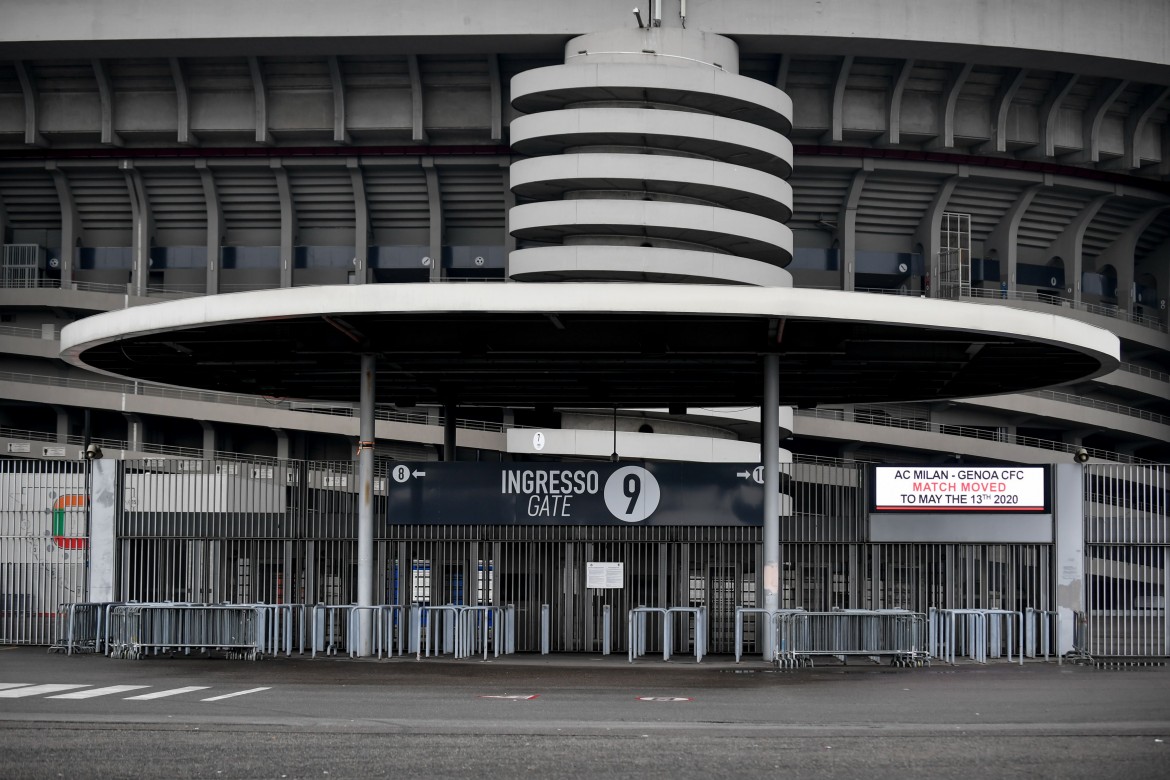 Calcio a porte chiuse fino al 3 aprile