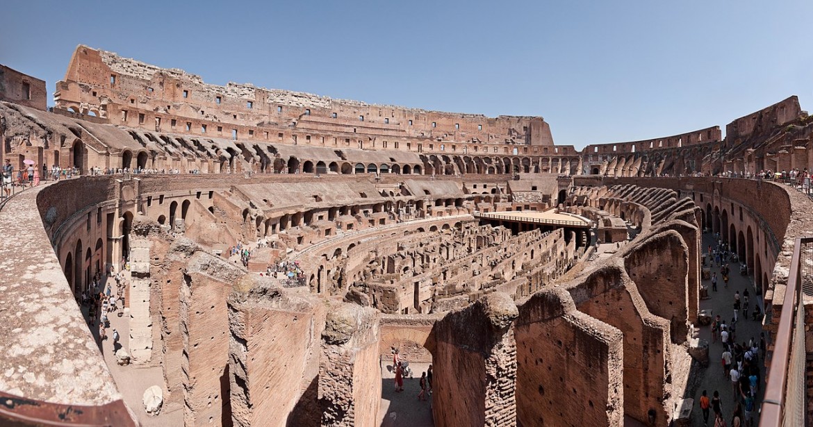 Quell’arena lastricata di paradossi