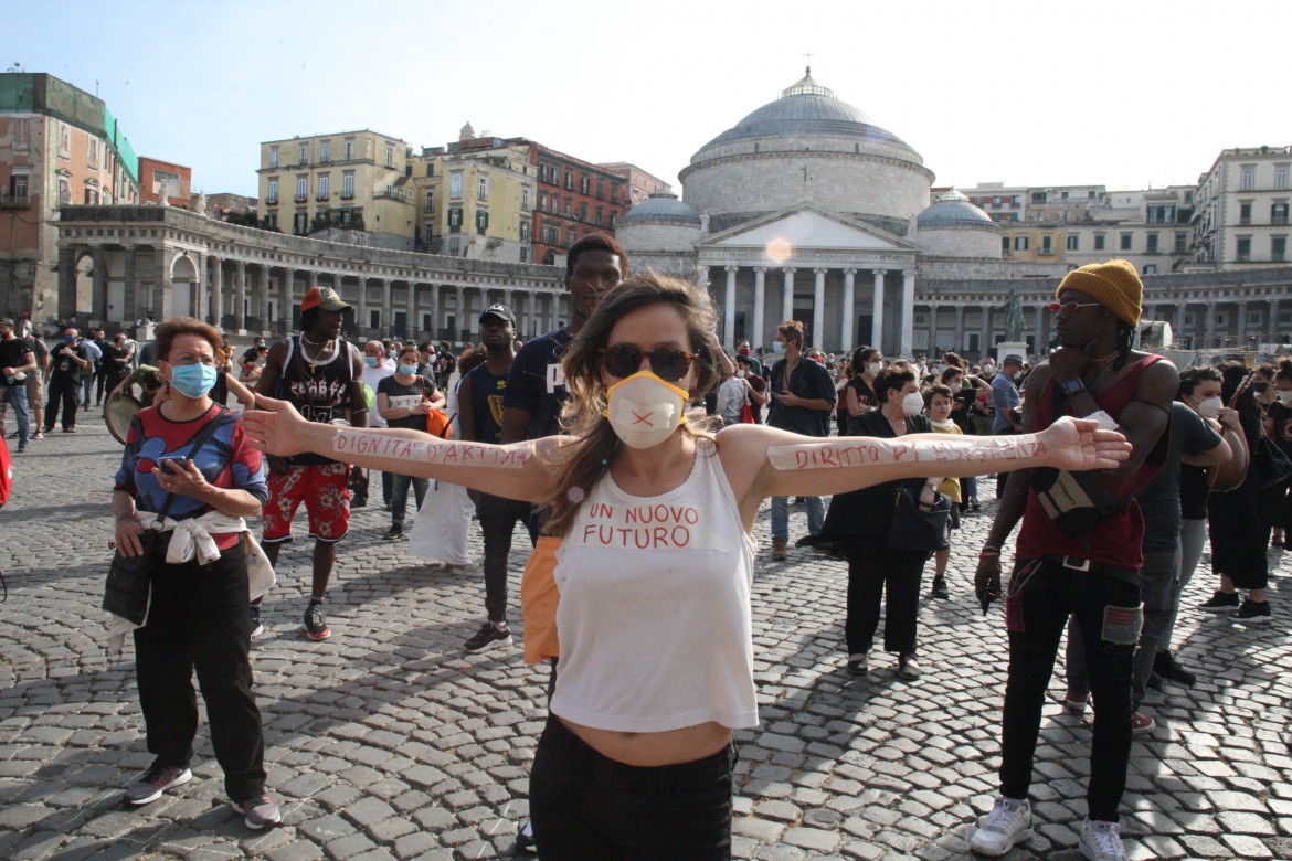 «Non siamo invisibili», gli intermittenti  si prendono la piazza